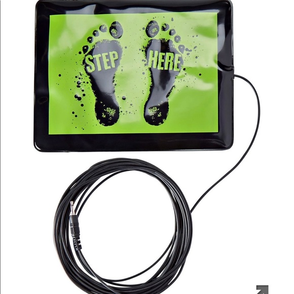 New Universal Step Pad Activator -Spirit Halloween.- 5 available - Picture 5 of 5